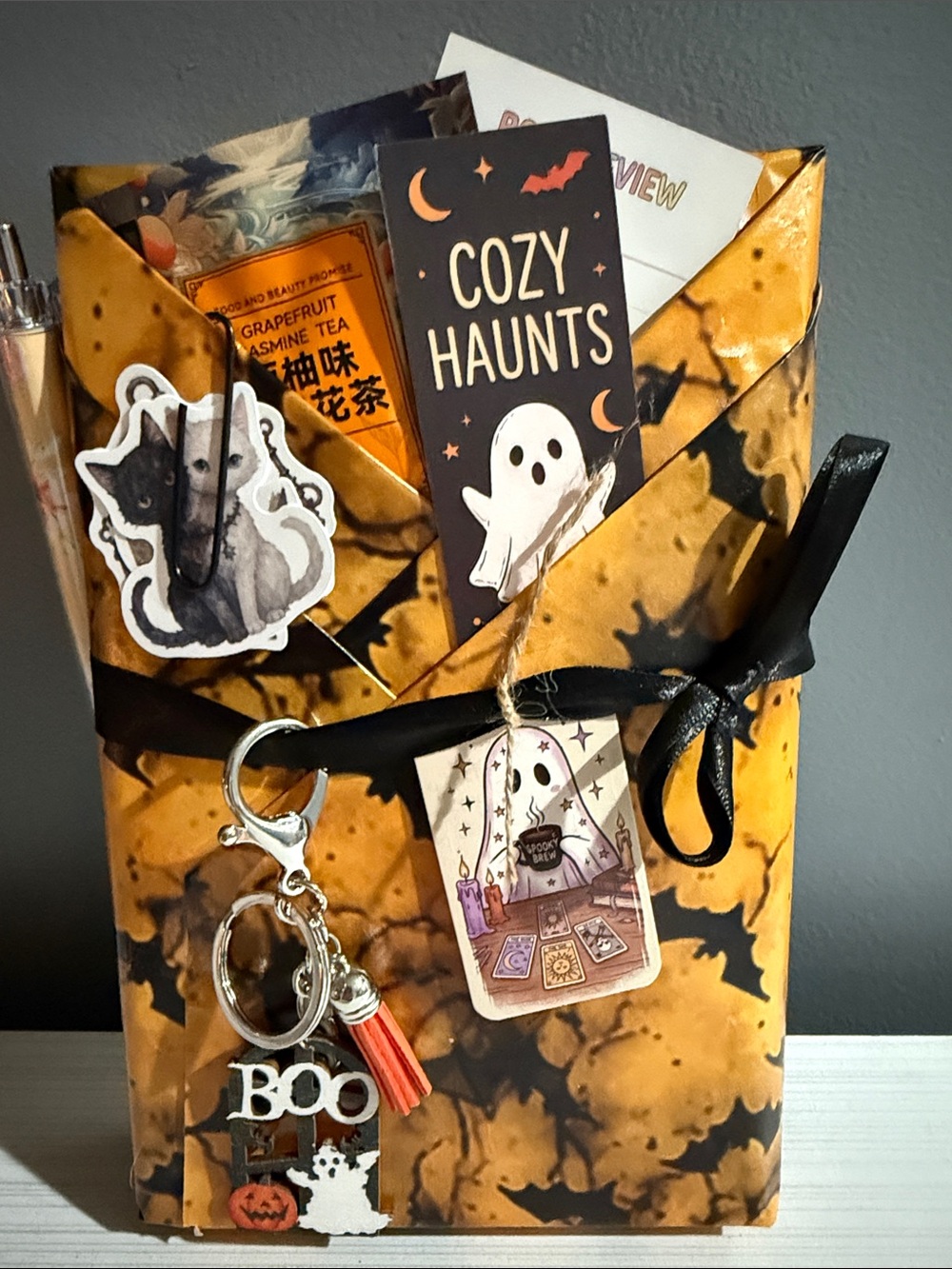 Blind Day with a book Halloween edition. Scary book.